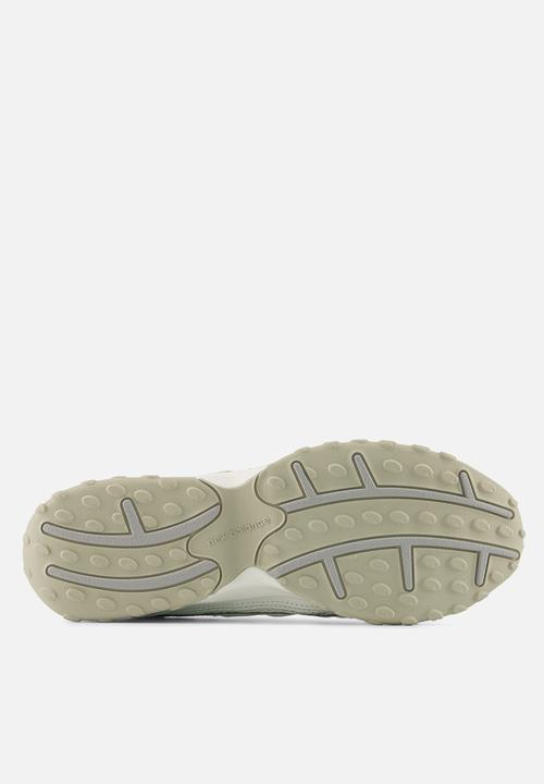 New Balance  - 204L