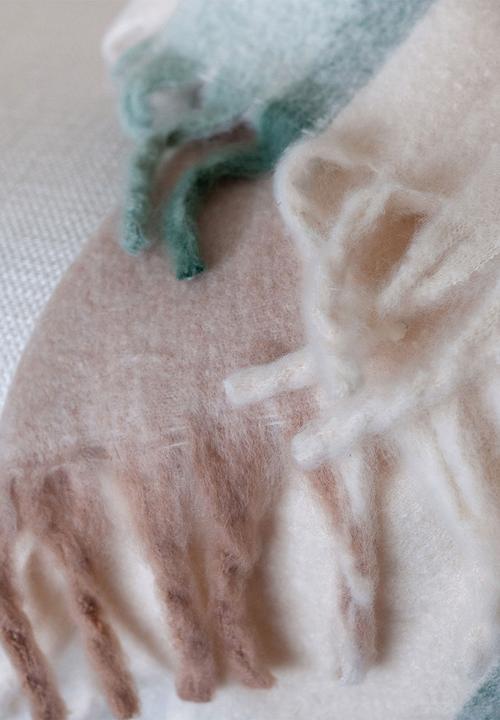 Linen House - Embrace Throw - Willow Blue