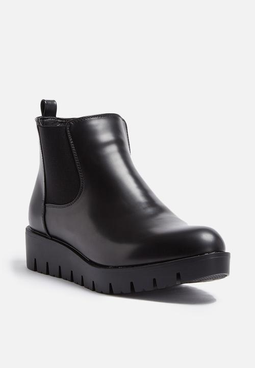 Pieces - Dalle boot