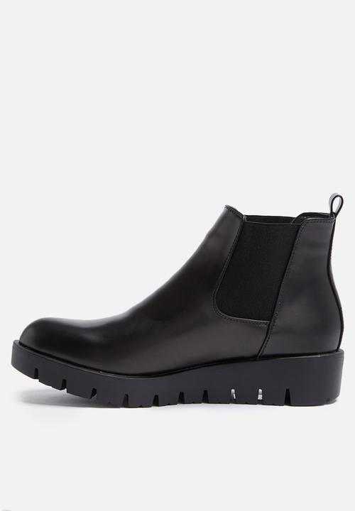 Pieces - Dalle boot