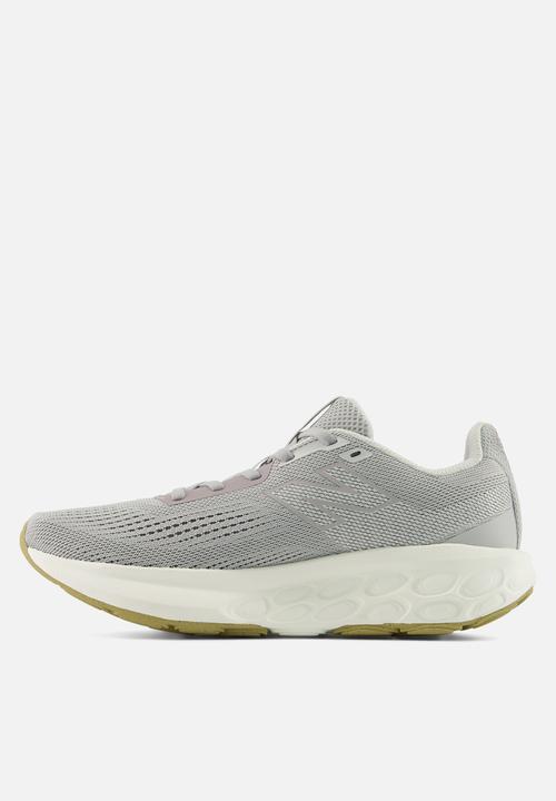 New Balance  - W520240
