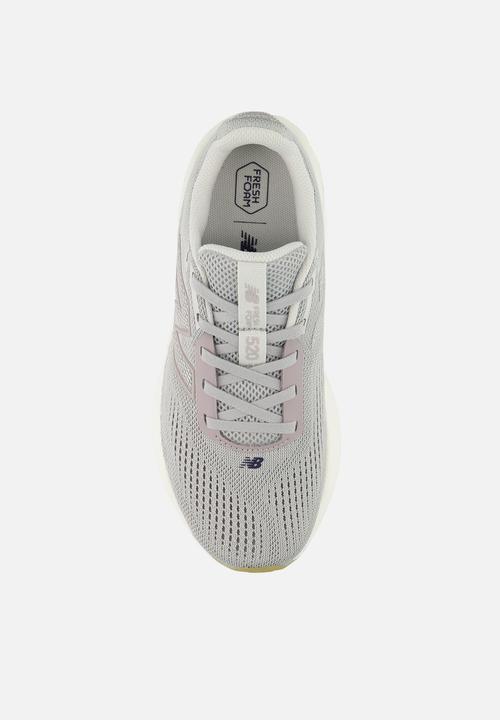 New Balance  - W520240