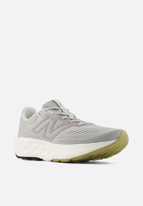 New Balance  - W520240