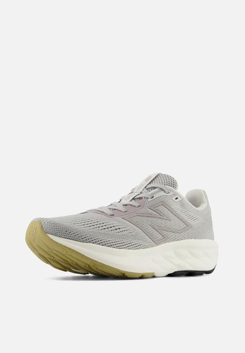 New Balance  - W520240