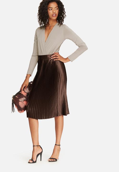 Glamorous - Pleated satin skirt