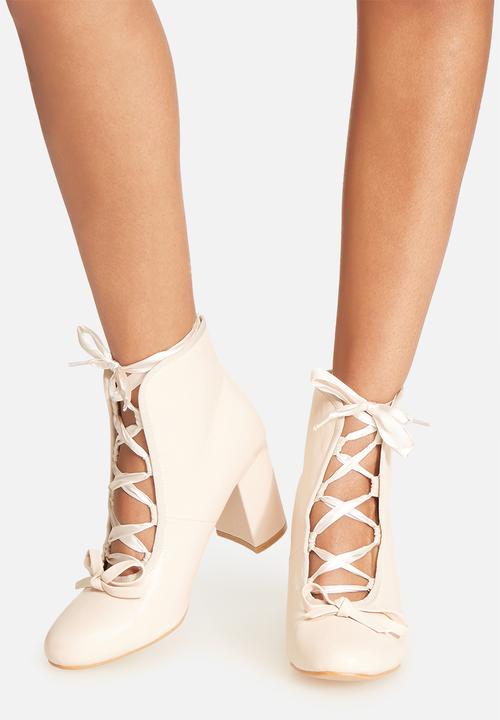 ribbon block heels