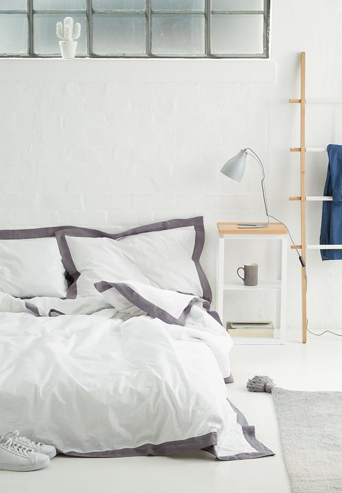 Sixth Floor - Linen flange duvet set