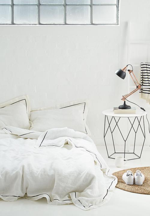 Sixth Floor - Fray edge duvet set