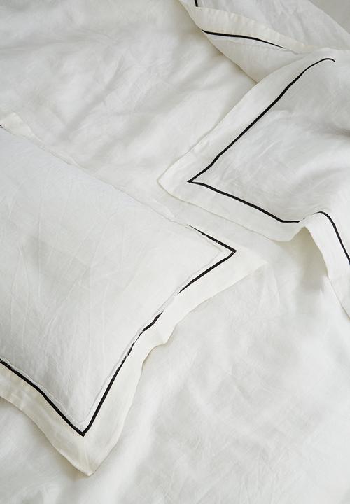 Sixth Floor - Fray edge duvet set