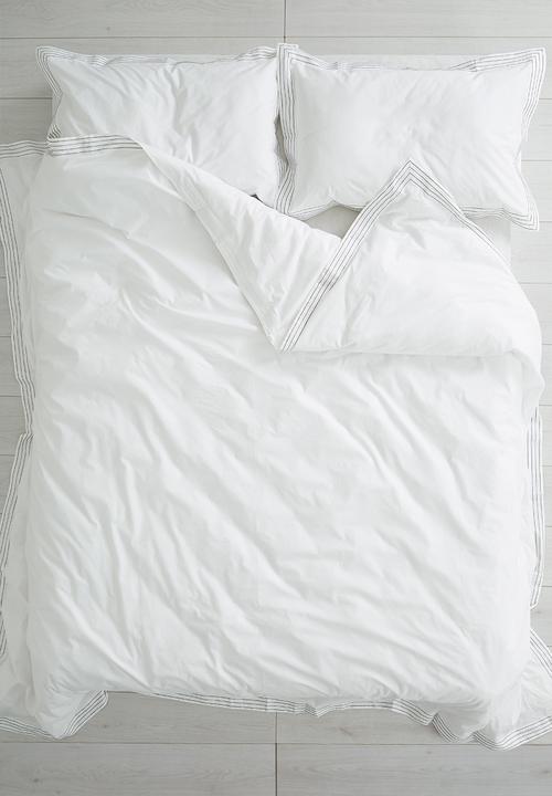 Sixth Floor - Pleat duvet set