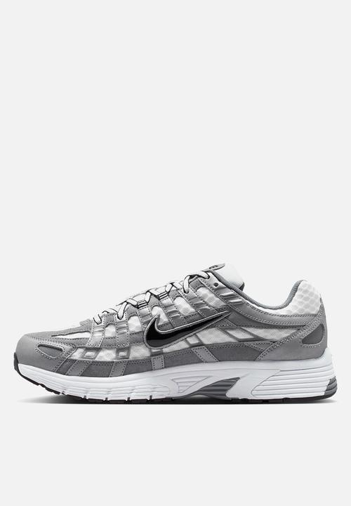 Nike - NIKE P-6000