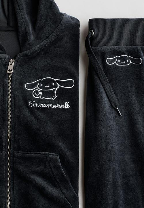 H&M - 2-piece embroidery-detail velour set - dark grey/cinnamoroll