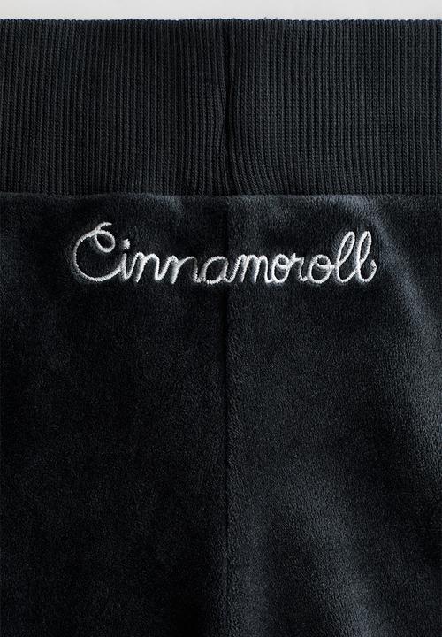 H&M - 2-piece embroidery-detail velour set - dark grey/cinnamoroll