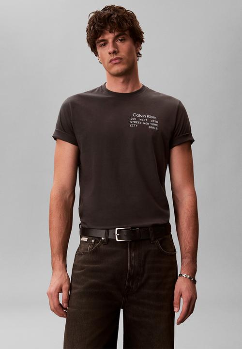 Calvin Klein - Ss 30S Whsl Ckj Ck Box Graphic Tee - Pirate Black