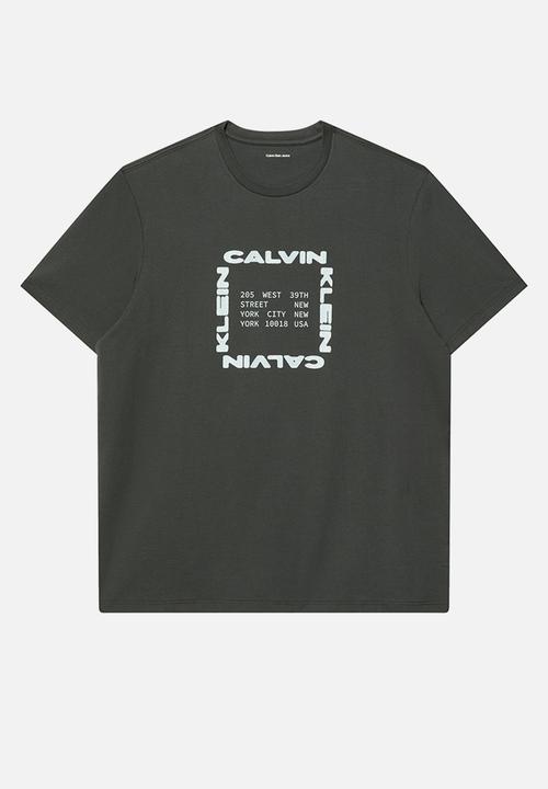 Calvin Klein - Ss 30S Whsl Ckj Ck Box Graphic Tee - Pirate Black