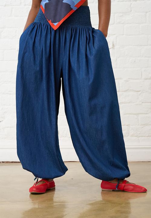 Me&B - Balloon Drawstring Denim Pants - Blue