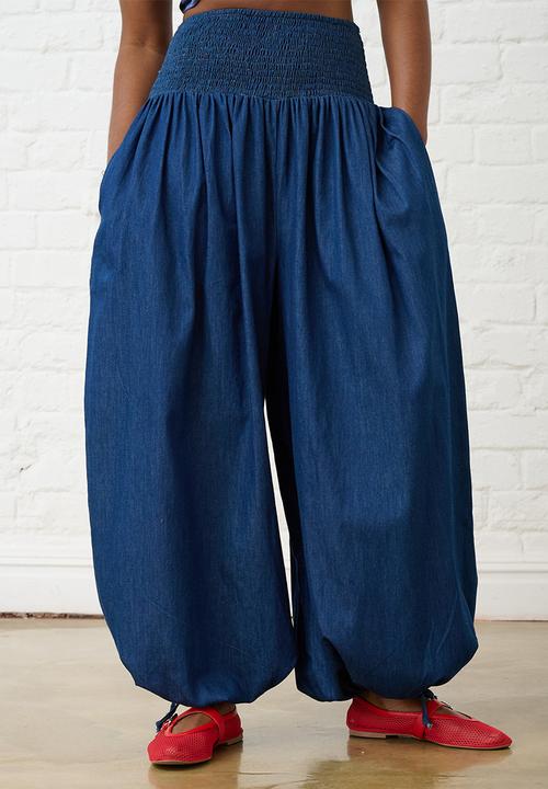 Me&B - Balloon Drawstring Denim Pants - Blue