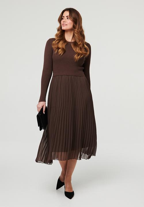 Izabel London - L/S Knitted Combination Maxi Dress With Chiffon Pleated Skirt - Chocolate