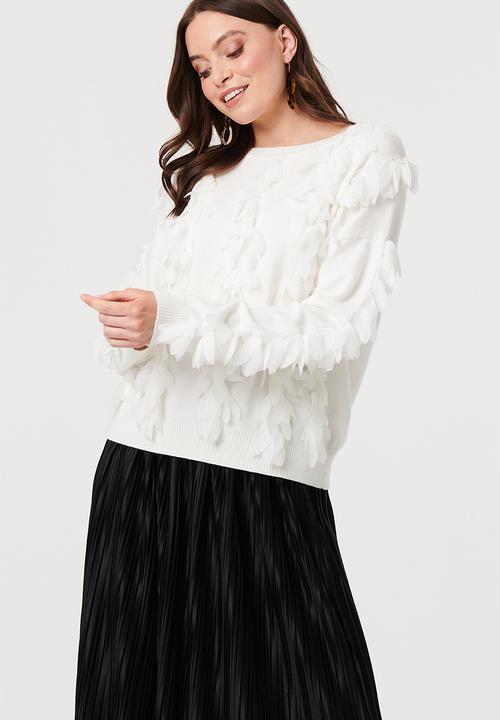 Izabel London - Long sleeve Crew Neck Sweater With Leaf Applique - White