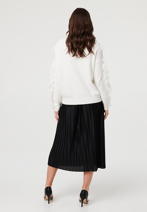 Izabel London - Long sleeve Crew Neck Sweater With Leaf Applique - White