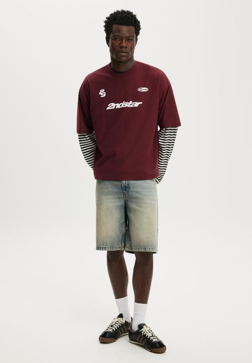 Cotton On - Cropped Fit Graphic T-shirt - True Burgundy/2Ndstar
