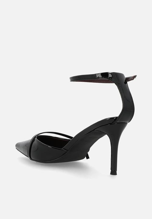 Madison® - Oda ankle strap heel - black