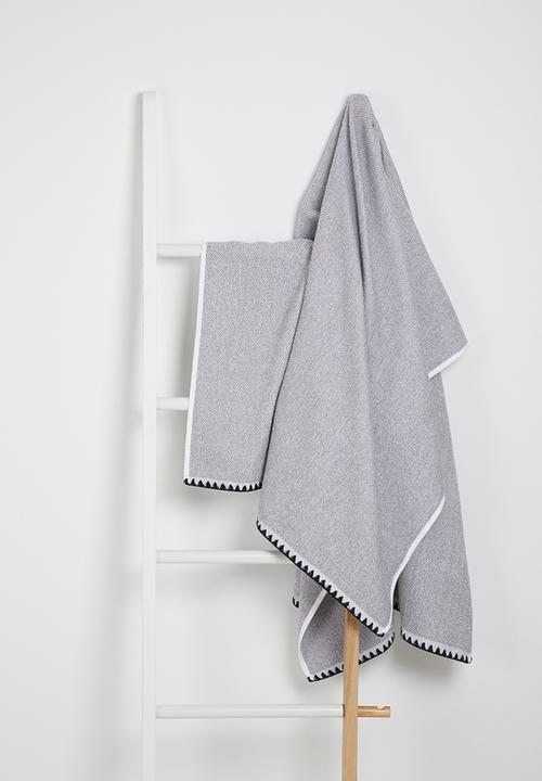 Sixth Floor - Blanket stitch bath sheet 