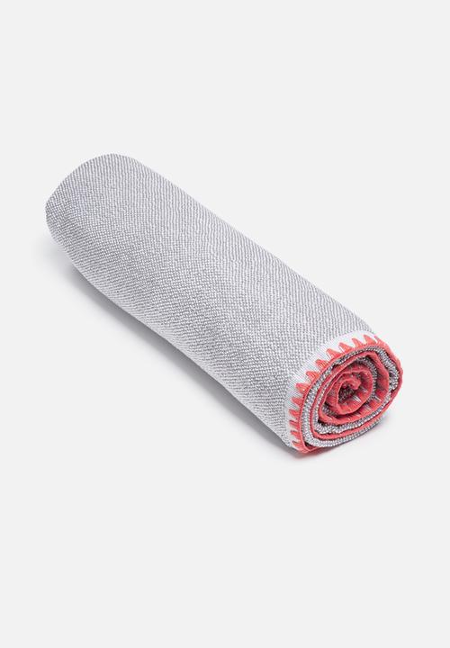 Sixth Floor - Blanket stitch bath sheet