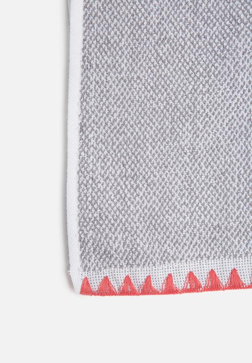Sixth Floor - Blanket stitch bath sheet