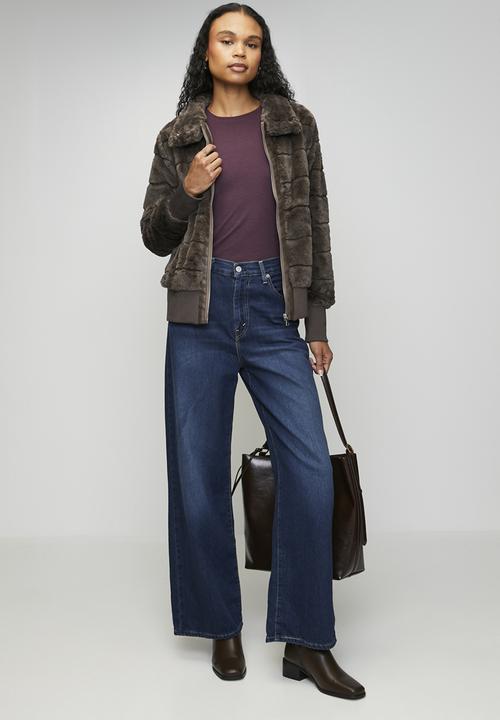 Izabel London - L/S Faux Fur Zip Through Jacket - Chocolatte