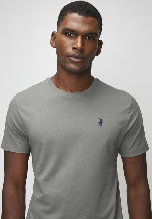 POLO - Jensen Rubber Badge Ss Tee - Charcoal Melange