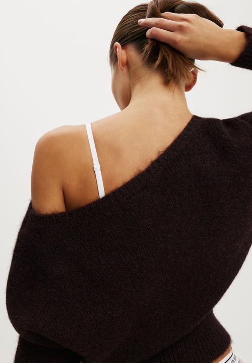 Cotton On - Fluffy off the shoulder knit - chocolate plum