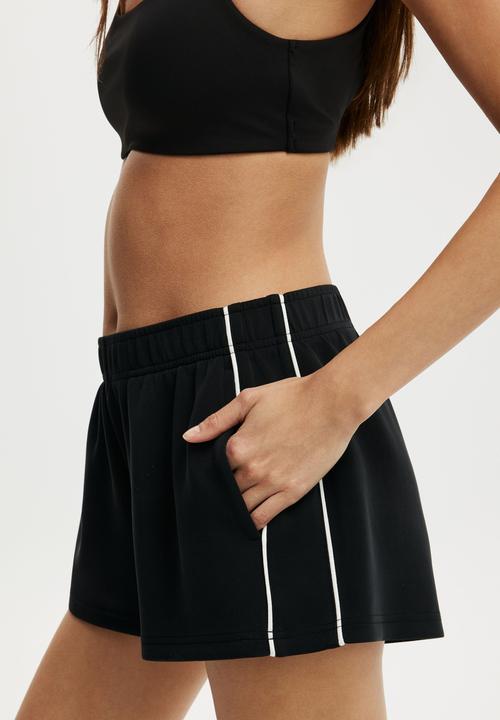 Cotton On - Ultimate Soft Track Short - Black