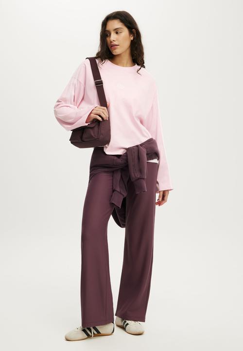 Cotton On - Long Sleeve Boxy Graphic Crew - Cherry Dream/Bwc