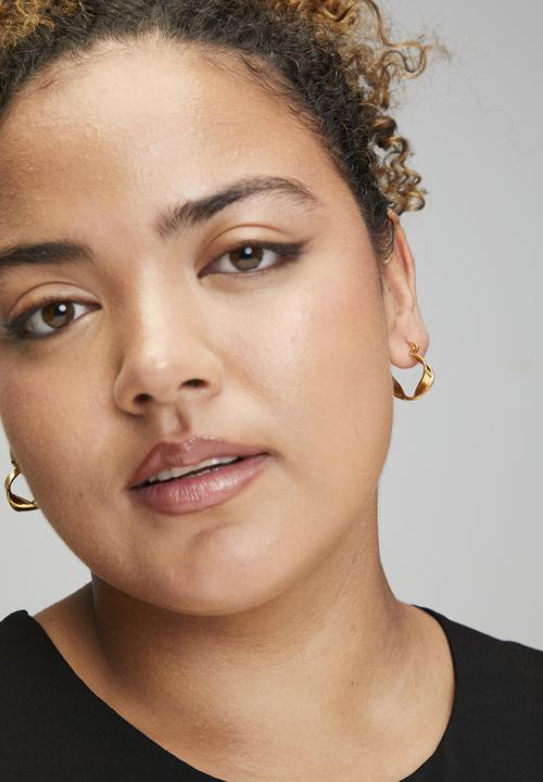 Zoe on Trend - Organic twisted hoop earrings - gold