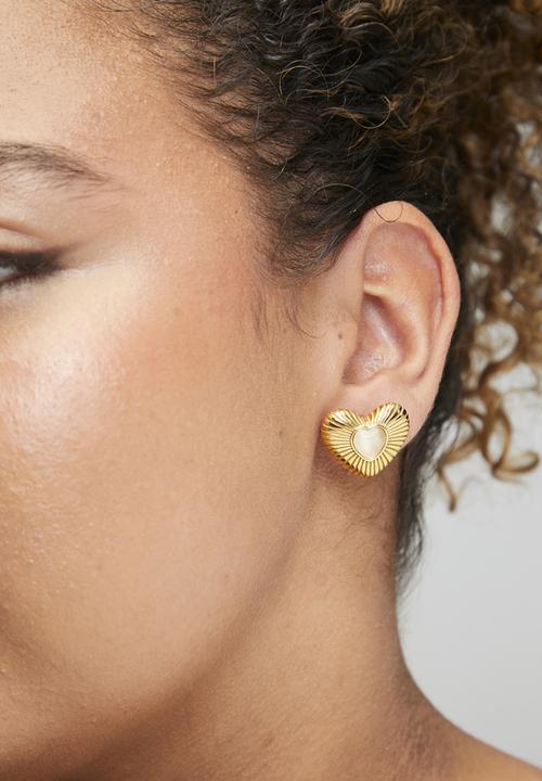 Zoe on Trend - Pretty heart and stone stud earrings - gold