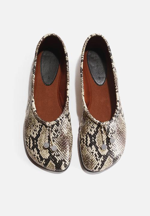 H&M - Stella McCartney H&M: Snakeskin-print ballet flats - beige