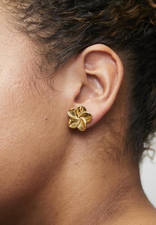 Zoe on Trend - Pretty flower stud earrings - gold