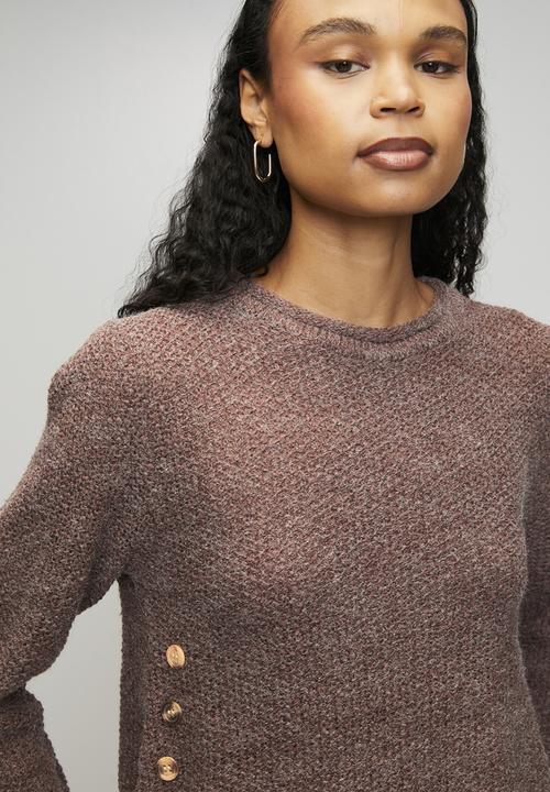 MANDI - Long Sleeve Waffle Sweater With Side Wood Buttons - Chocolate