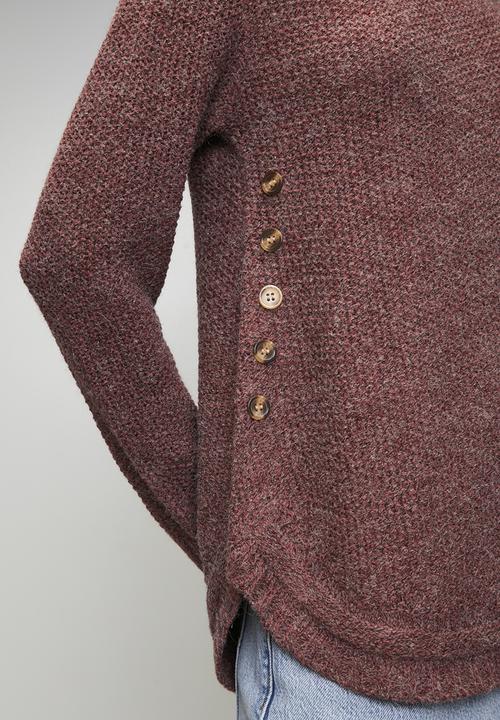 MANDI - L/S Waffle Sweater With Side Wood Buttons And Scooped Hem - Plum