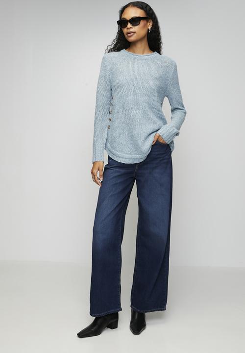MANDI - Long Sleeve Waffle Sweater With Side Wood Buttons - Light Blue