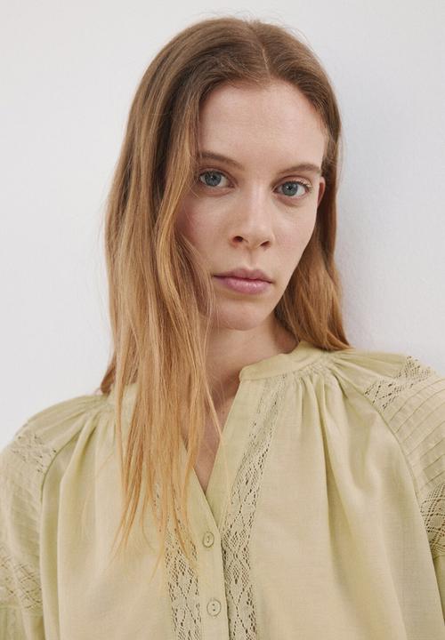 MANGO - Blouse meia - green
