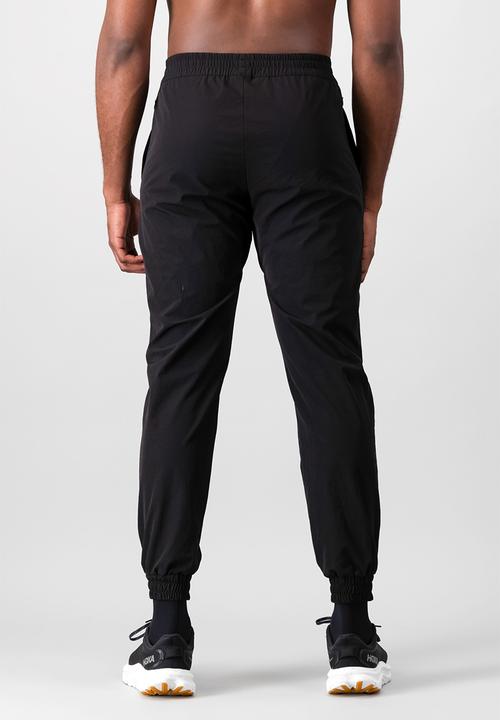 Burnt  - Fundamental warm performance jogger - black