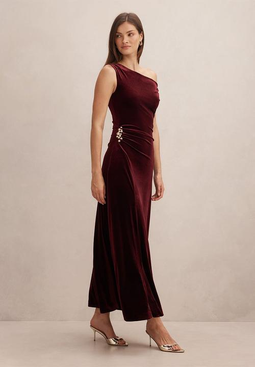 Forever New - Winslet off shoulder velvet dress in berry