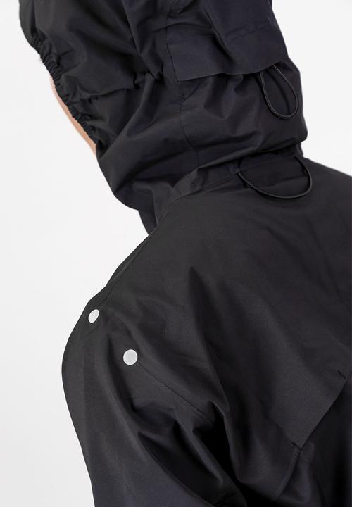 Burnt  - Essential women's waterproof jacket - black
