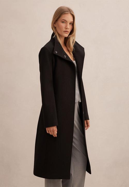 Forever New - Phoebe Funnel Neck Coat in Black