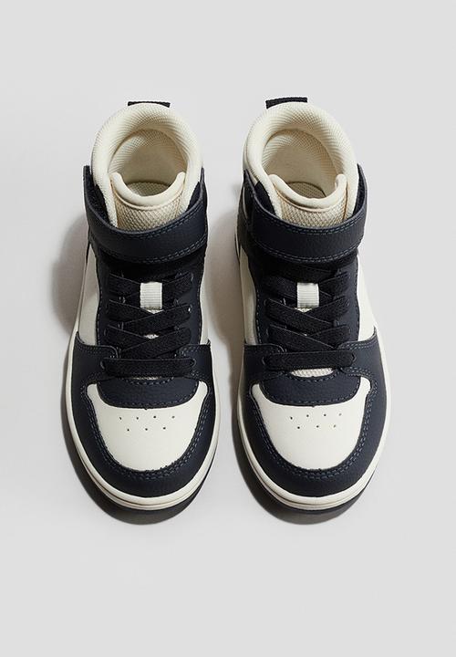 H&M - Hi-top trainers - white/navy blue