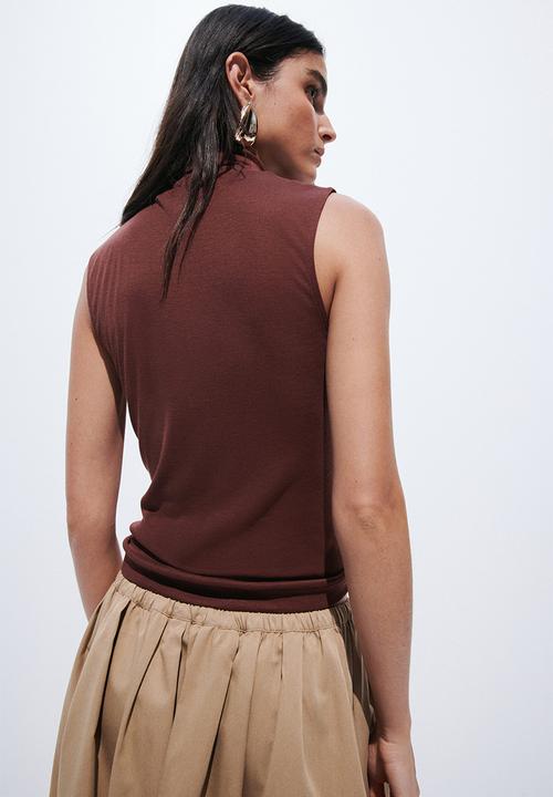 H&M - Fine-knit sleeveless polo-neck top - dark red