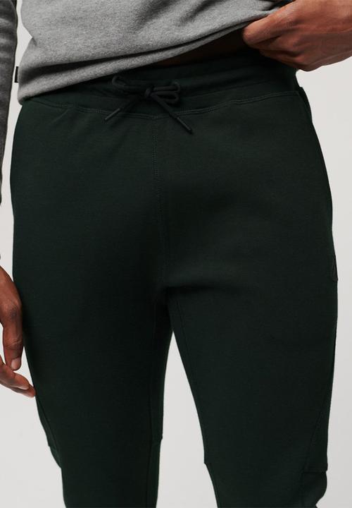 Superdry. - Code Tech Slim Jogger - Academy Dark Green
