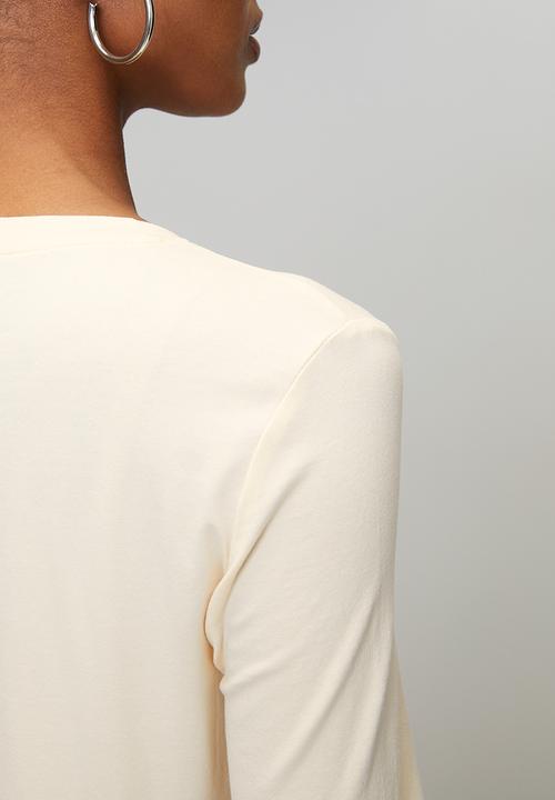 GUESS - Ls Cn Leo Triangle Tee - Pearl White